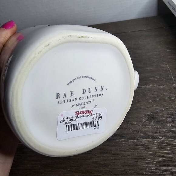 NWT Rae Dunn Artisan Kiss Me St Patrick's Day Mug Four Leaf Clover Topper 2021 - Picture 8 of 10